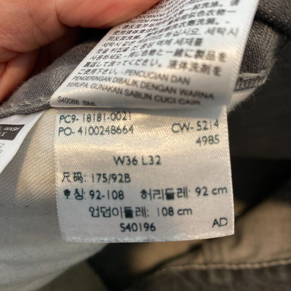 Levi's Jeans Men 36 Fits 37x31 Faded‎ Gray 541 Denim Distressed Straight Fit - Picture 8 of 16